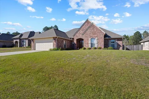 26 W Cadbury Ln, Hattiesburg, MS 39402
