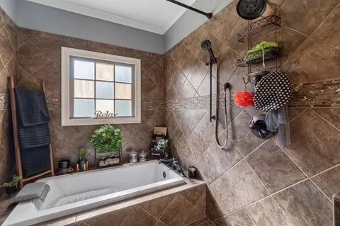 Bath - 131 Violet Dr, Laurel, MS 39443 photo 3 of 5