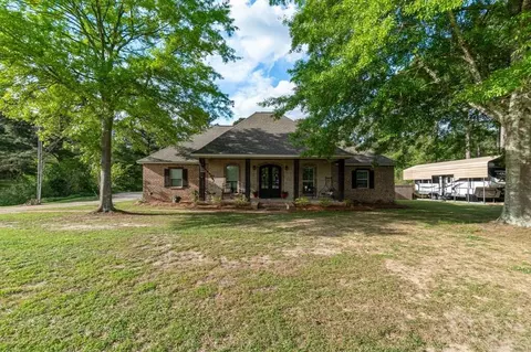 131 Violet Dr, Laurel, MS 39443
