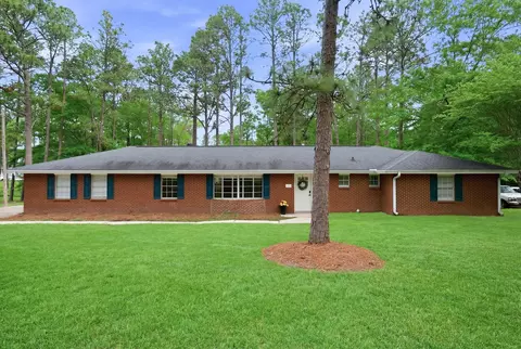 108 Parkwood Dr, Hattiesburg, MS 39402