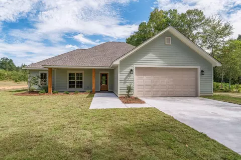 6 Millie Lott Rd, Sumrall, MS 39482