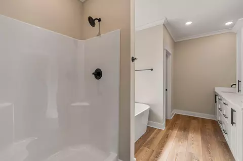 Bath - 6 Millie Lott Rd, Sumrall, MS 39482 photo 1 of 5