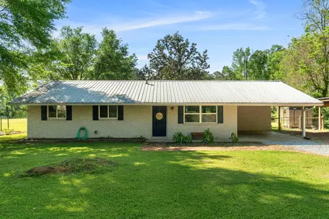 26 Kelly Ln, Seminary, MS 39479