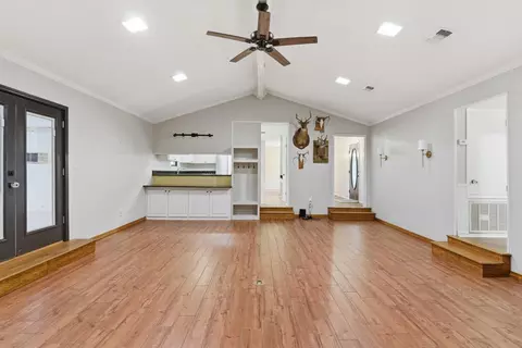 Living - 3 Billy Craft Rd, Laurel, MS 39443 photo 4 of 4