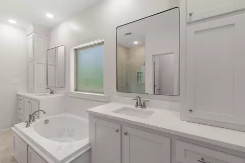 Bath - 68 Ratcliff Rd, Sumrall, MS 39482 photo 2 of 6