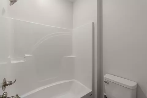 Bath - 68 Ratcliff Rd, Sumrall, MS 39482 photo 6 of 6