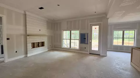 Living - 68 Ratcliff Rd, Sumrall, MS 39482 photo 1 of 5