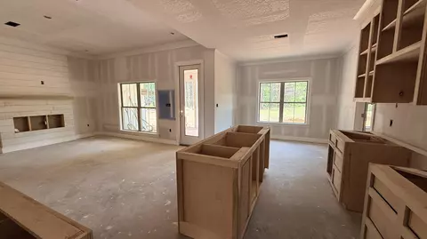 Entry Way - 68 Ratcliff Rd, Sumrall, MS 39482 photo 4 of 4