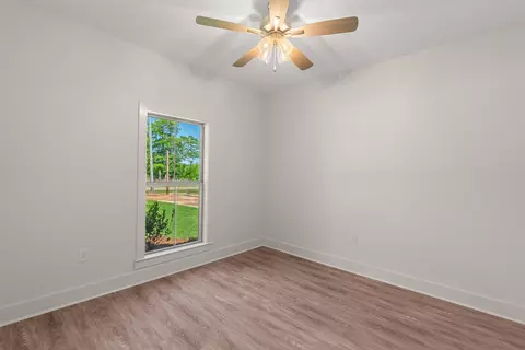Bedroom - 68 Ratcliff Rd, Sumrall, MS 39482 photo 4 of 7