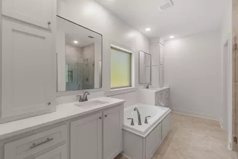 Bath - 68 Ratcliff Rd, Sumrall, MS 39482 photo 4 of 6