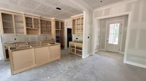 Entry Way - 68 Ratcliff Rd, Sumrall, MS 39482 photo 2 of 4