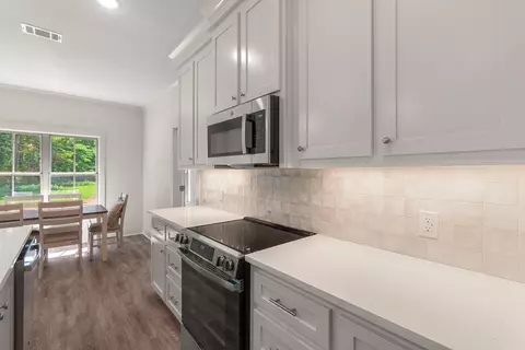 Kitchen - 68 Ratcliff Rd, Sumrall, MS 39482 photo 1 of 2