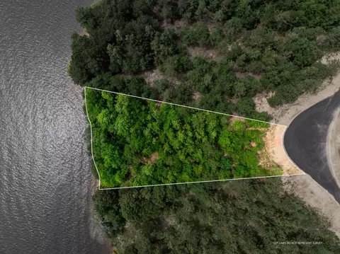 18 Red Wiggler Way, Lumberton, MS 39455