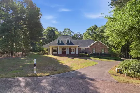 72 Brookline Dr, Hattiesburg, MS 39402