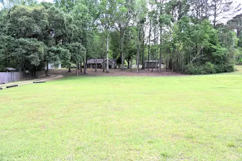 Exterior - 713 Nobles, Sumrall, MS 39482 photo 4 of 10