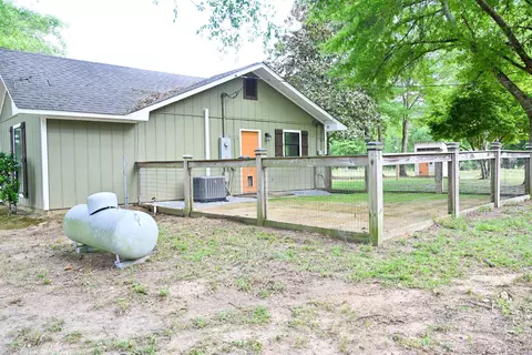 Exterior - 713 Nobles, Sumrall, MS 39482 photo 9 of 10
