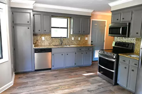 Kitchen - 713 Nobles, Sumrall, MS 39482 photo 1 of 2