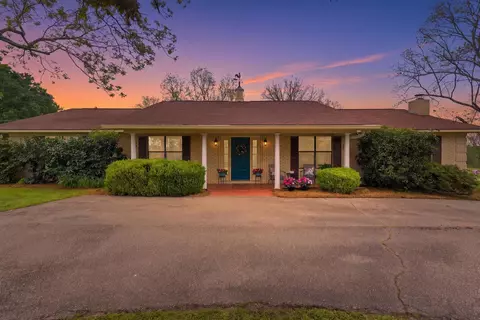 86 Bass Ln, Lumberton, MS 39455