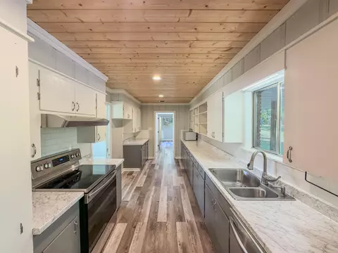 Entry Way - 6202 Us 11, Purvis, MS 39475 photo 2 of 3