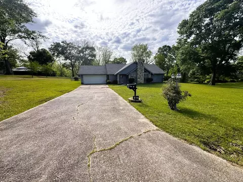 23 B St, Bay Springs, MS 39422