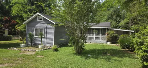 1433 Hendricks St, Columbia, MS 39429