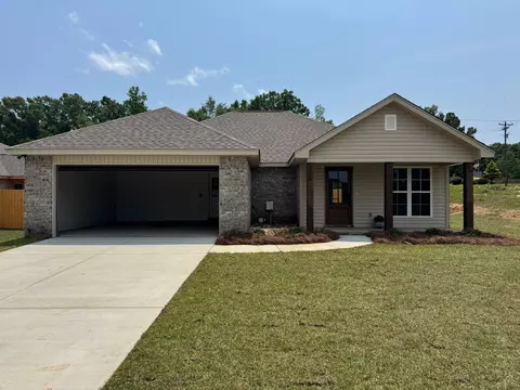 8 Jackson Square Dr, Hattiesburg, MS 39402