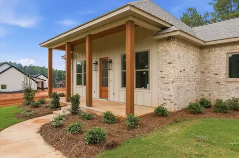 Exterior - 182 A D Mclendon, Mendenhall, MS 39114 photo 5 of 10
