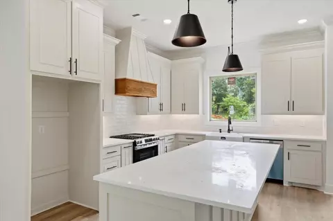 Kitchen - 182 A D Mclendon, Mendenhall, MS 39114 photo 1 of 4