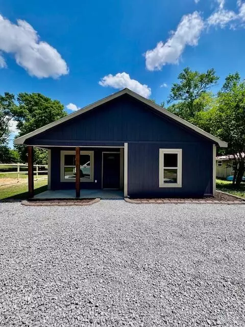 406 Willow St, Sandersville, MS 39477