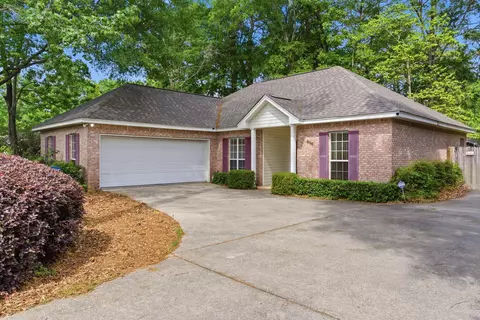 818 Hillendale Dr, Hattiesburg, MS 39402
