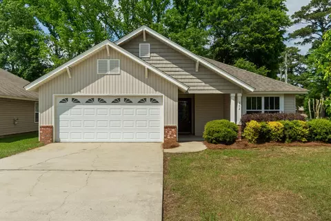 102 N Village Ln, Petal, MS 39465