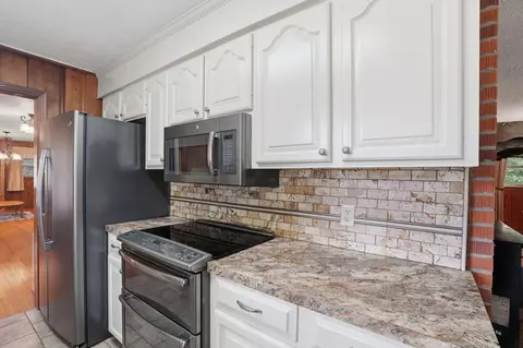 Kitchen - 215 County Road 10, Stringer, MS 39481 photo 4 of 6