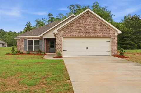 302 Courtney Ln, Magee, MS 39111
