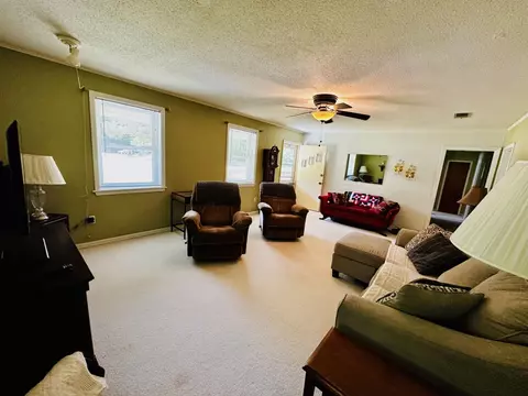 Living - 26 Lee St, Petal, MS 39465 photo 2 of 2