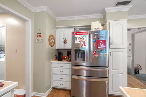 Kitchen - 623 Cherry Ln, Laurel, MS 39440 photo 5 of 5