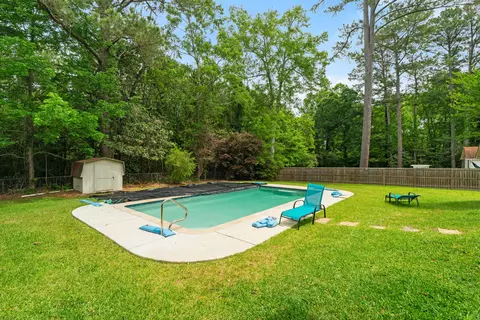 Exterior - 623 Cherry Ln, Laurel, MS 39440 photo 12 of 13
