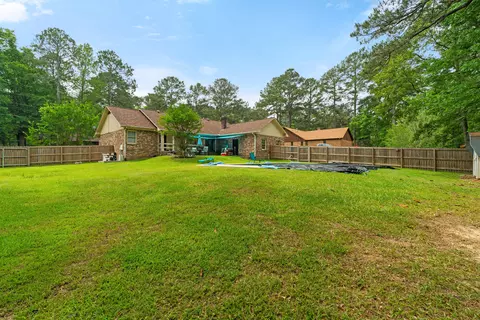 Exterior - 623 Cherry Ln, Laurel, MS 39440 photo 10 of 13
