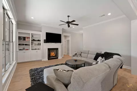 Living - 4 Sapphire Dr, Purvis, MS 39475 photo 2 of 2
