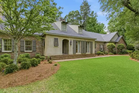 112 Heatherwood Dr, Hattiesburg, MS 39402