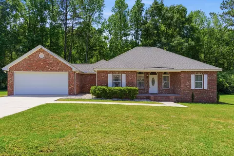 9 Cameron Place Dr, Hattiesburg, MS 39402