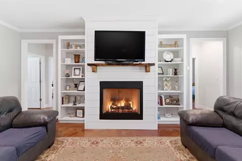 Living - 300 Delk, Moselle, MS 39459 photo 2 of 3