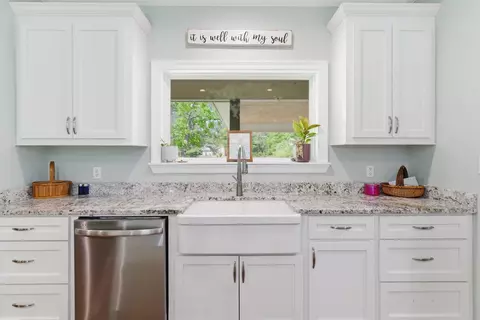 Kitchen - 300 Delk, Moselle, MS 39459 photo 4 of 5