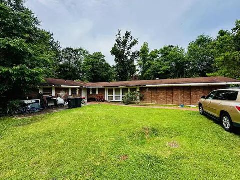Exterior - 55 Oak Crest Dr, Laurel, MS 39440 photo 2 of 10