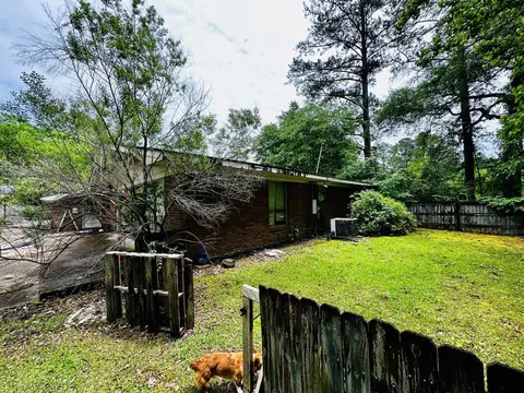 Exterior - 55 Oak Crest Dr, Laurel, MS 39440 photo 6 of 10