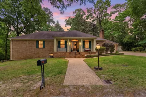 13 Gardiner Pl, Laurel, MS 39440