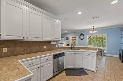 Kitchen - 36 Pleasant Hl, Sumrall, MS 39482 photo 2 of 2