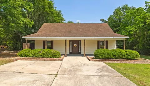 301 Ridgeview Dr, Carriere, MS 39426