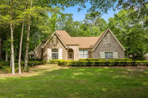 65 Monarch Blvd, Hattiesburg, MS 39402