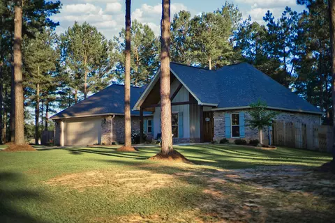 19 Vera Ln, Hattiesburg, MS 39401
