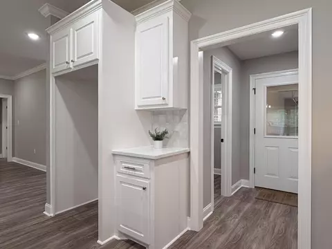 Entry Way - 68 Meadow Breeze Rd, Sumrall, MS 39482 photo 3 of 5